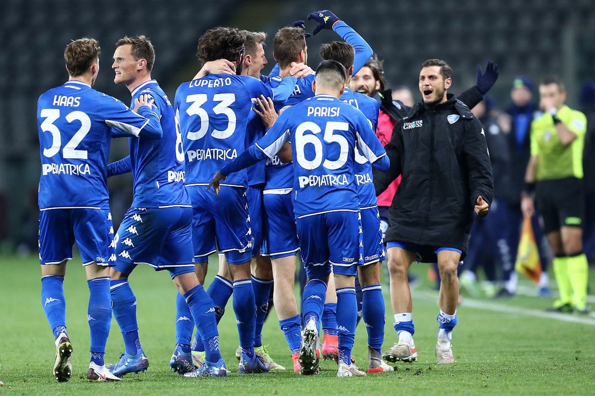 例使他们对 例使他们对